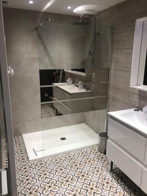 Une Maison Agreable Pour Se Detendre Saint-Quentin  Luaran gambar